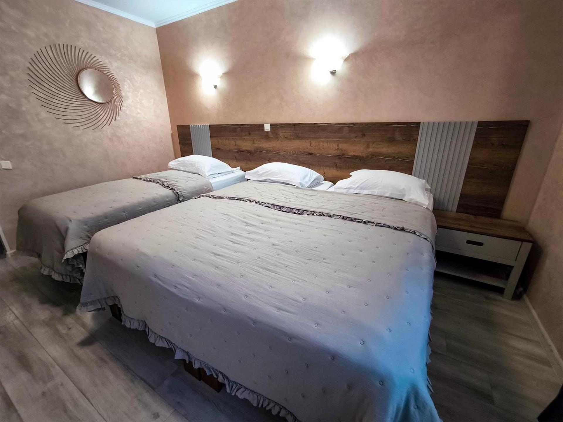 Hotel Dorobanti Iasi Exteriör bild