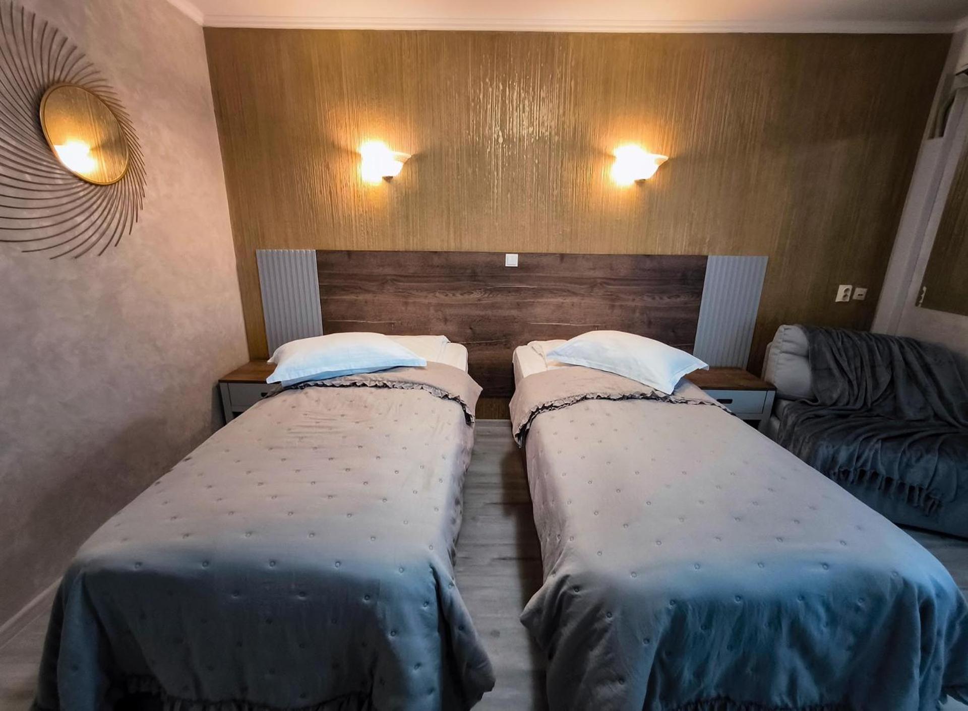 Hotel Dorobanti Iasi Exteriör bild